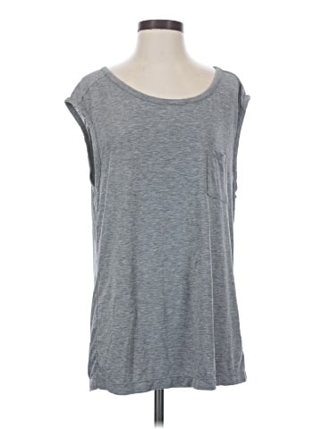 Gap Fit Sleeveless T-Shirt (view 1)