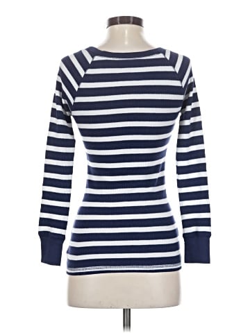 Old Navy Long Sleeve T-Shirt (view 2)