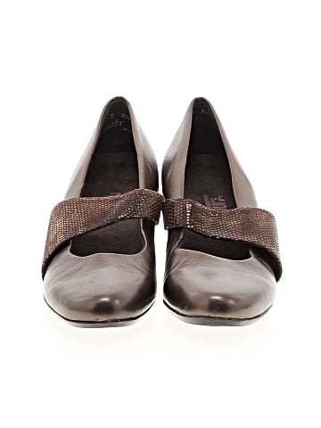 Munro American Heels (view 2)