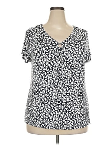Lane Bryant Short Sleeve T-Shirt (view 1)