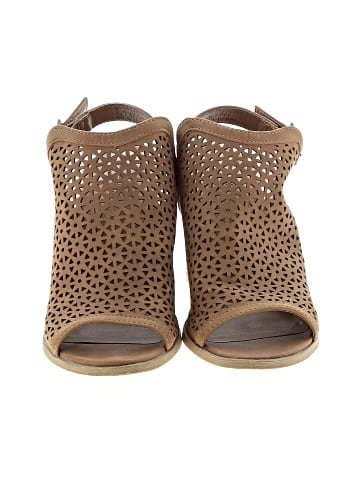 Universal Thread Sandals (view 2)