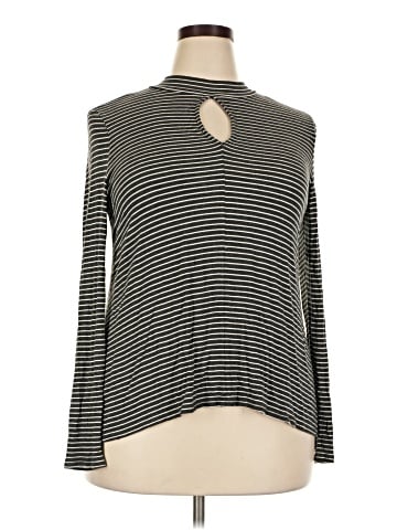 American Eagle Outfitters Long Sleeve Turtleneck (view 1)