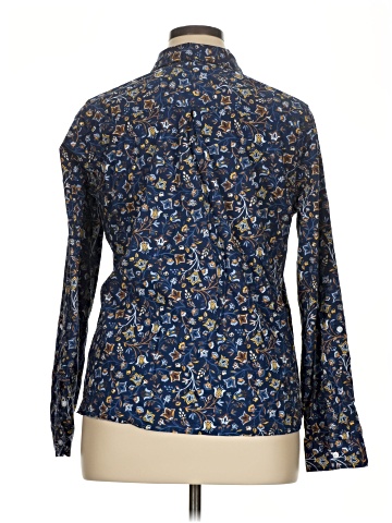 Croft & Barrow Long Sleeve Button-Down Shirt (view 2)