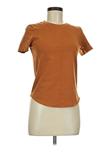 Lululemon Athletica Short Sleeve T-Shirt (view 1)