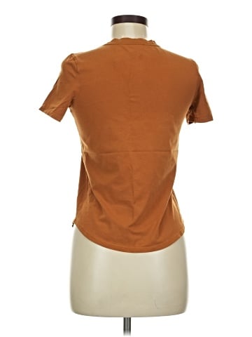 Lululemon Athletica Short Sleeve T-Shirt (view 2)