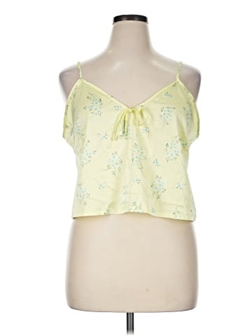 colsie Tank Top (view 1)