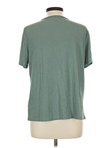 Old Navy Short Sleeve T-Shirt (view 2)
