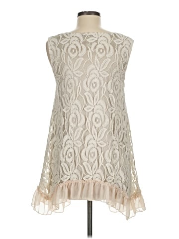 Lady Noiz Sleeveless Blouse (view 2)