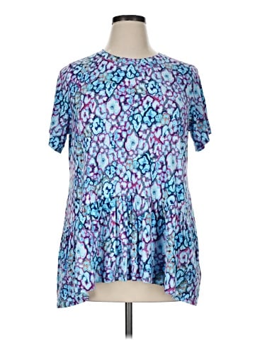 LOGO by Lori Goldstein Short Sleeve T-Shirt (view 1)