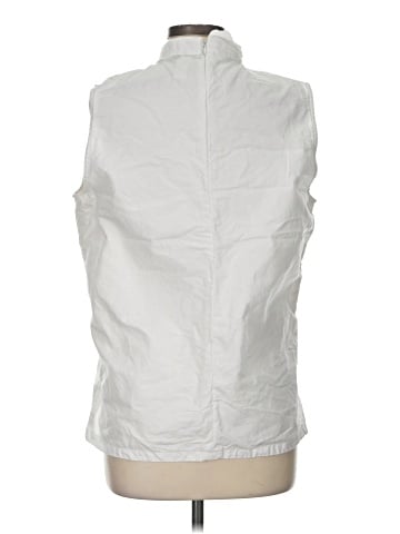 Gap Sleeveless Button-Down Shirt (view 2)