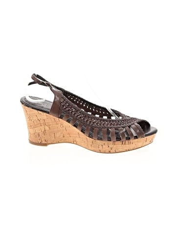 Nicole Wedges (view 1)