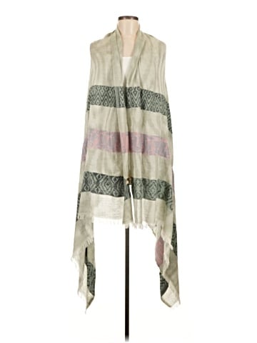 Feathers Poncho (view 1)