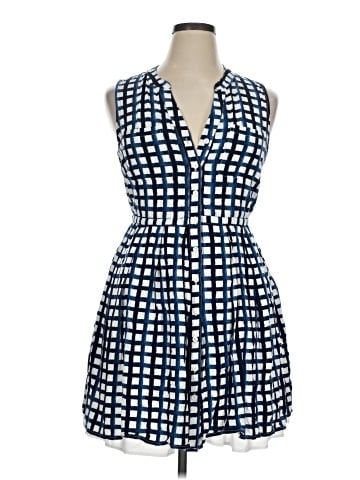 Crown & Ivy Casual Dress (view 1)