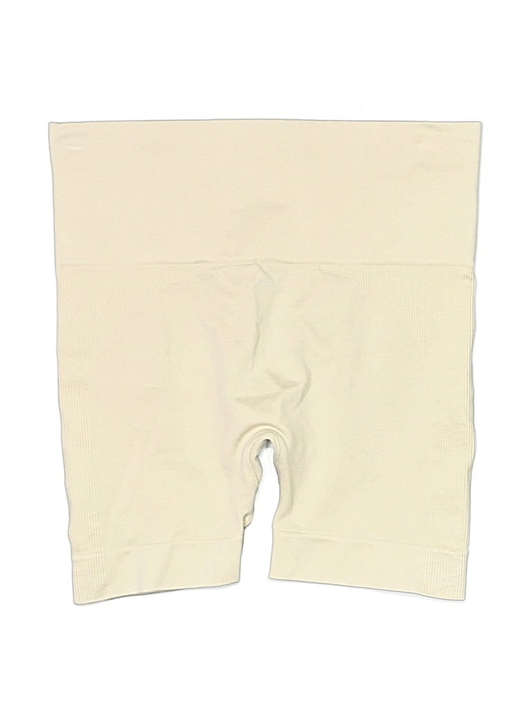 Pre-owned Set Active Khaki Shorts In Ivory