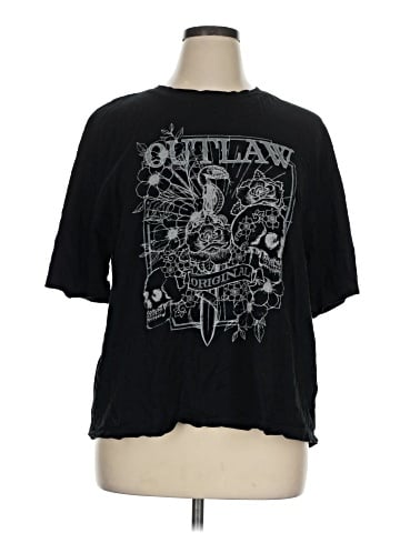 City Chic Short Sleeve T-Shirt (view 1)