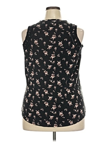 Maurices Sleeveless T-Shirt (view 2)