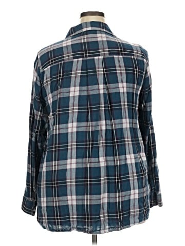 Lane Bryant Long Sleeve Button-Down Shirt (view 2)