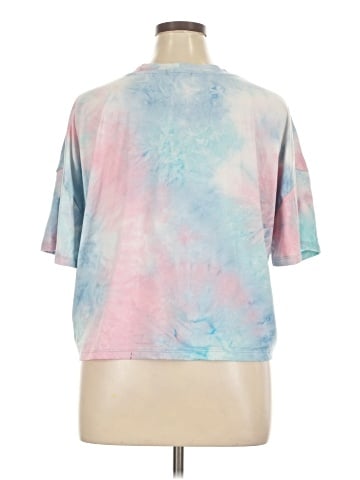 Socialite Short Sleeve T-Shirt (view 2)