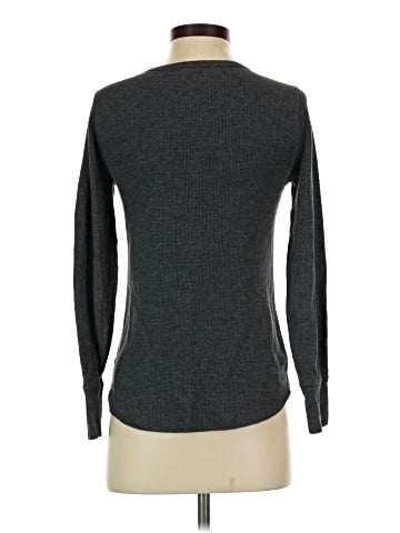 Old Navy Long Sleeve T-Shirt (view 2)