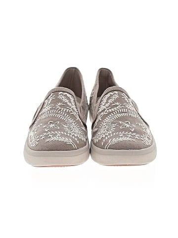 Baretraps Sneakers (view 2)