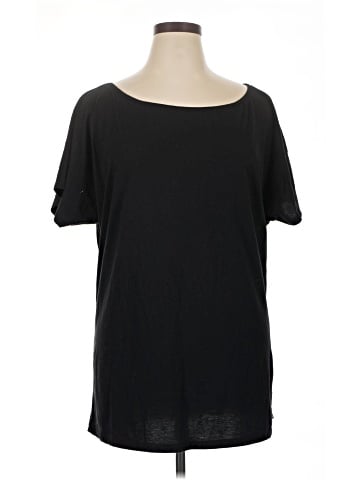 Victoria's Secret Short Sleeve T-Shirt (view 1)