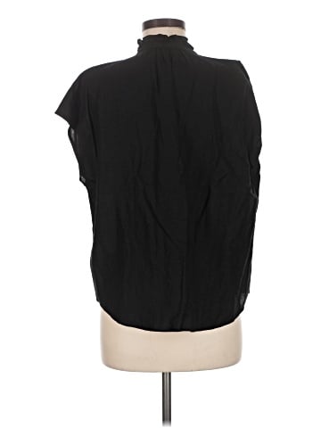 Uniqlo 3/4 Sleeve Button-Down Shirt (view 2)