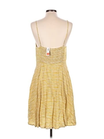 Old Navy Casual Dress (view 2)