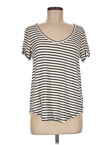 American Eagle Outfitters Short Sleeve T-Shirt (view 1)