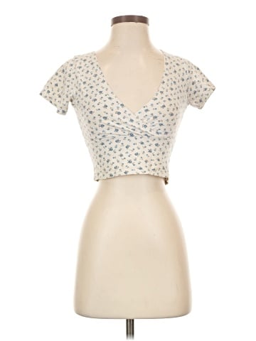 Brandy Melville Short Sleeve T-Shirt (view 1)