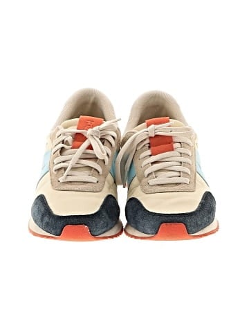 KIZIK Sneakers (view 2)