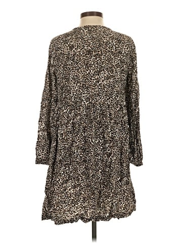 Old Navy Casual Dress (view 2)