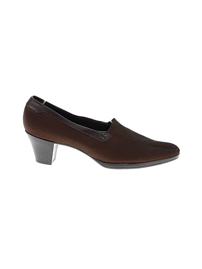 Pre-owned Munro American Heels In Brown