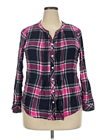 Croft & Barrow Long Sleeve Button-Down Shirt (view 1)