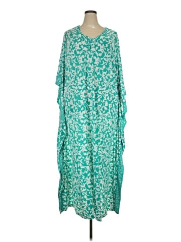 Joan Rivers Poncho (view 1)