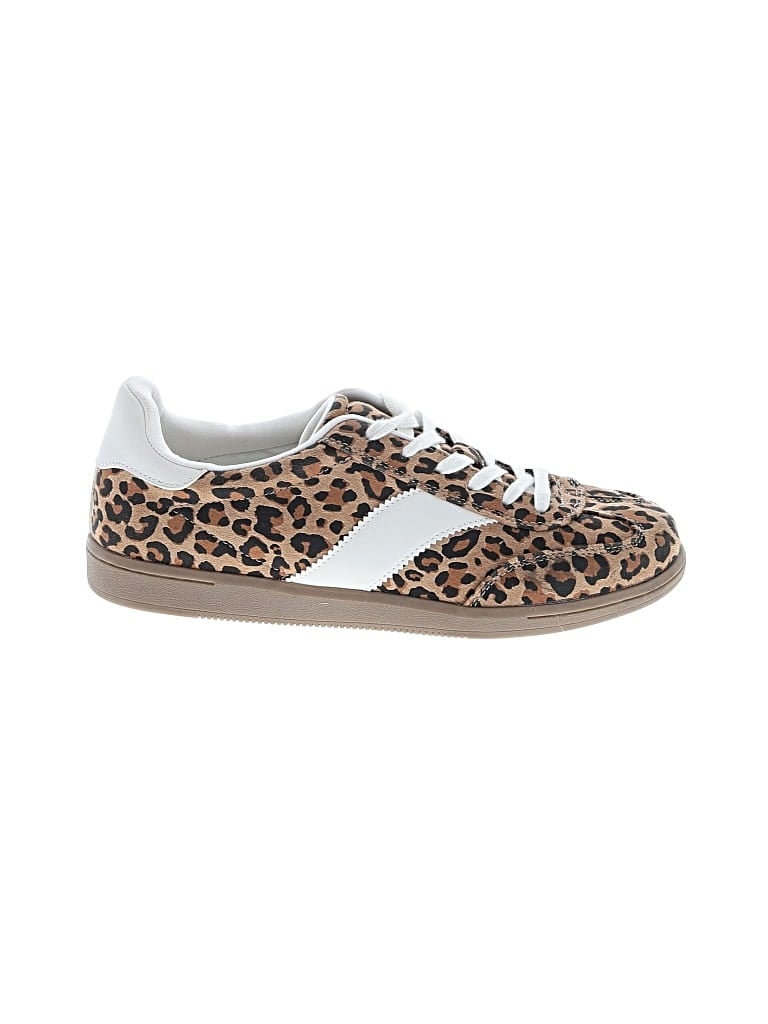 Pre-owned Universal Thread Sneakers In Brown