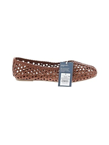 Universal Thread Flats (view 1)