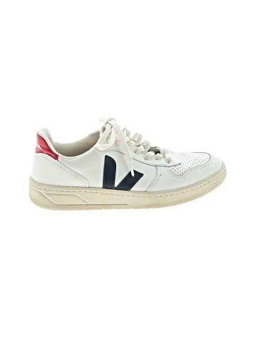 VEJA Sneakers (view 1)