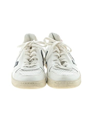 VEJA Sneakers (view 2)