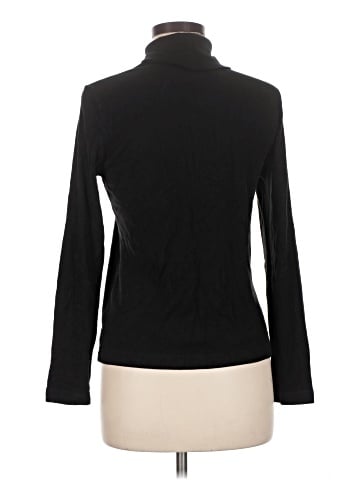 Uniqlo Turtleneck Sweater (view 2)