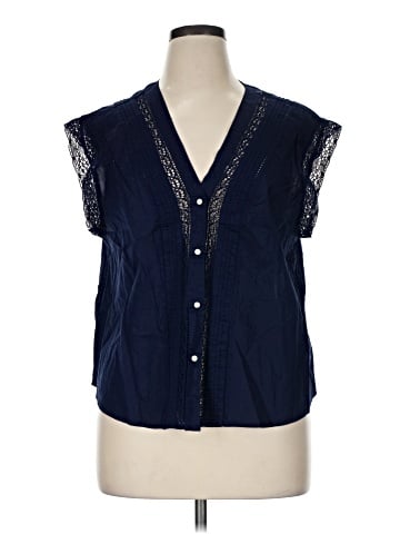Gap Sleeveless Button-Down Shirt (view 1)