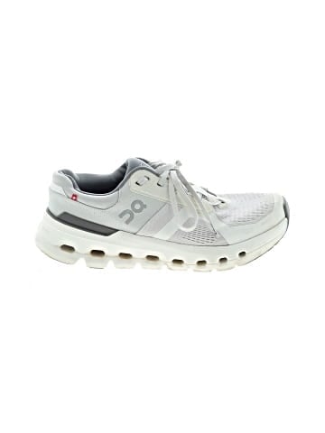 On Cloud Sneakers (view 1)