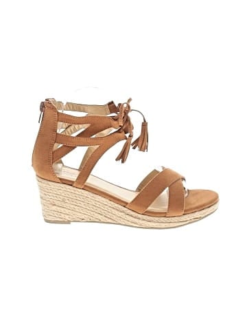Crown Vintage Wedges (view 1)