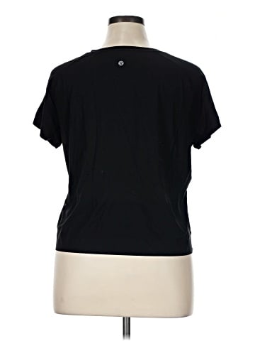 Lululemon Athletica Short Sleeve T-Shirt (view 2)