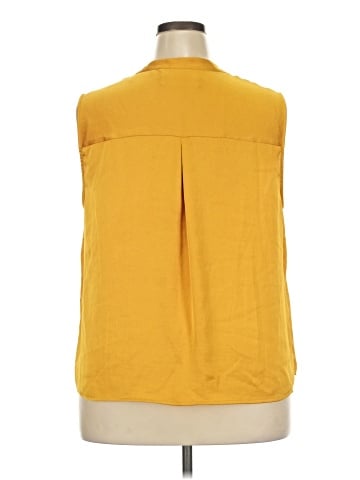 Kasper Sleeveless Blouse (view 2)