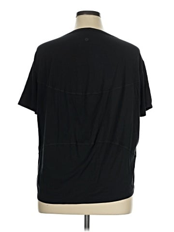 Lululemon Athletica Short Sleeve T-Shirt (view 2)