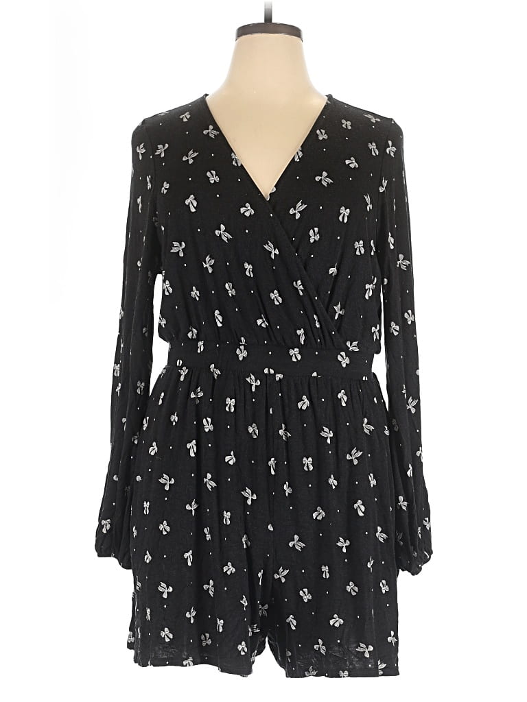 Pre-owned Torrid Romper In Black