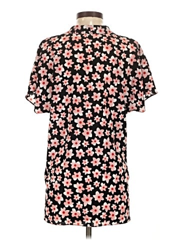 CAbi Short Sleeve Blouse (view 2)