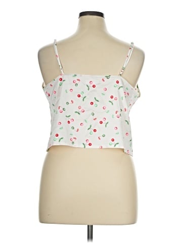 colsie Sleeveless Blouse (view 2)