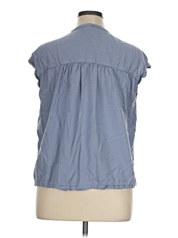 Splendid Sleeveless Button-Down Shirt (view 2)