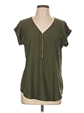 Express Outlet Short Sleeve Top